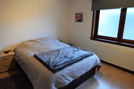 GELIJKVLOERS APPARTEMENT MET TWEE SLAAPKAMERS - Photo 3