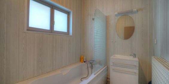 Isly L Roommate 6 Bedrooms at Roubaix - Photo 3