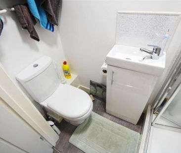 6 bedroom house to rent - Photo 1