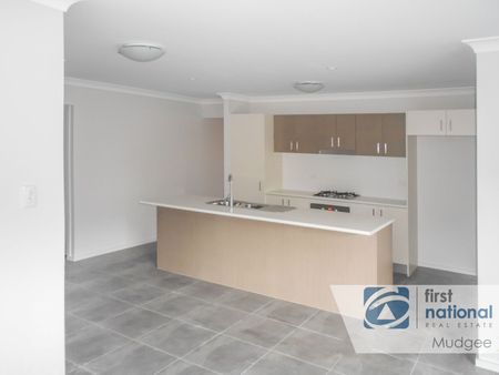 Modern Magnificence - Photo 3