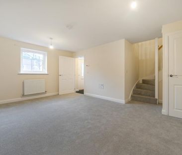 3 bedroom semi-detached house to rent - Photo 3