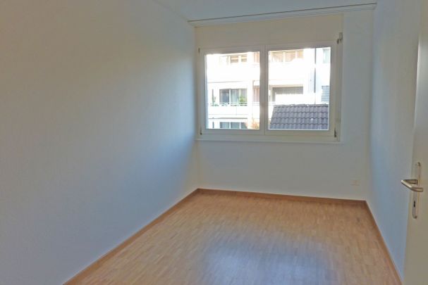 Modern, bright and spacious apartment - Photo 1