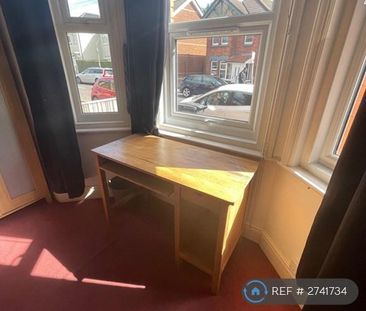 3 bedroom semi-detached house to rent - Photo 6