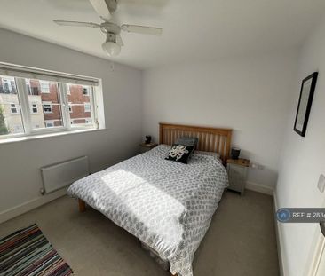 2 bedroom end of terrace house to rent - Photo 6