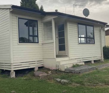 House on the hill - Photo 1