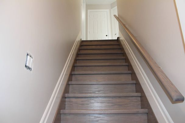 For Lease - 14 Leeming Street Unit# 2nd floor, Hamilton, Ontario - Photo 1