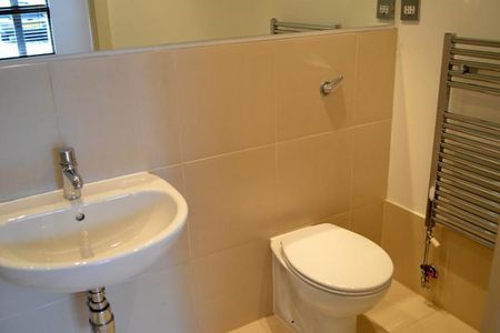 2 Bedroom Apartment To Let - Photo 3