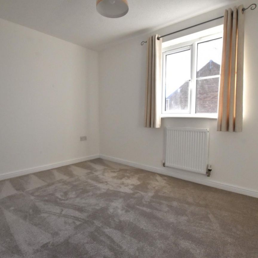 2 bedroom House To Let Total Size: 689 SQ FT - Photo 1