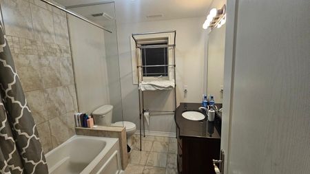 For Lease - 5164 New Street, Burlington, Ontario - Photo 3