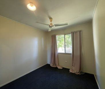3 Bedroom Family Home ! - Photo 2