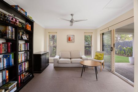 Spacious Family Living in the Heart of Birtinya! - Photo 4