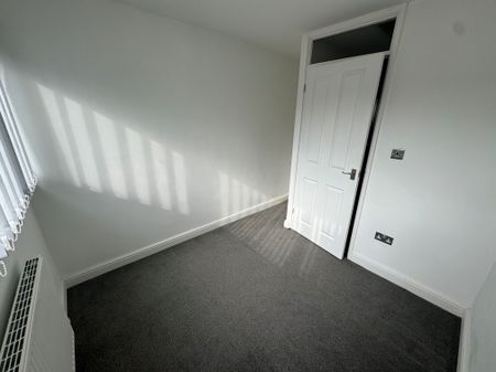 Monyhull Hall Road, Birmingham, B30 - Photo 3