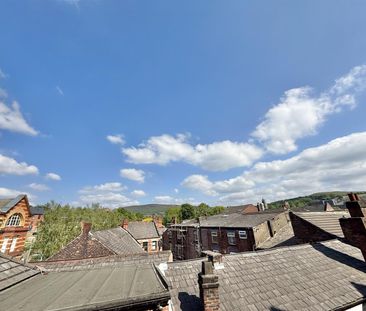 Waterloo Road, Stalybridge - Photo 2