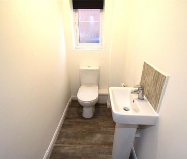 2 bedroom semi-detached house to rent - Photo 6