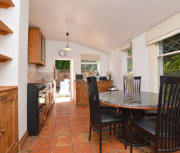 4 bedroom semi-detached house to rent - Photo 3