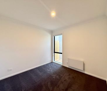 Brand New Family Living in a Thriving Armstrong Creek Pocket - Photo 4