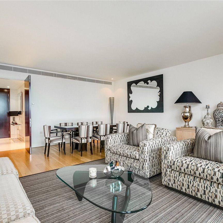 The Knightsbridge, SW7 - Photo 1