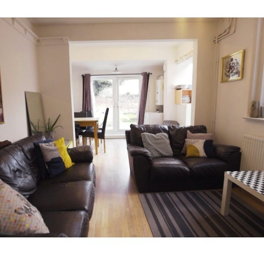 Semi-detached house to rent on - Photo 1