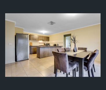 Well-Presented Three-Bedroom Unit in Prime Cranbourne Location!! - Photo 6