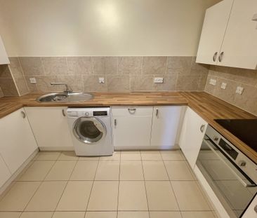 Flitcroft Lea, High Wycombe - Photo 3