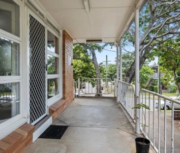 Coastal lifestyle in the heart of Surfers Paradise - Photo 2