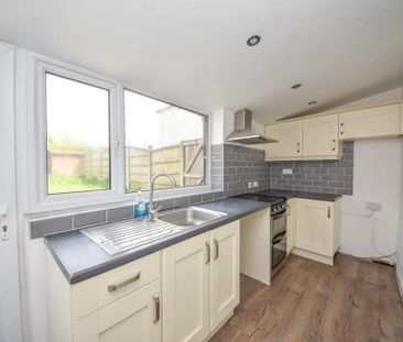2 bedroom end of terrace house to rent - Photo 6