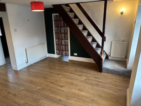 3 bedroom semi-detached house to rent - Photo 2