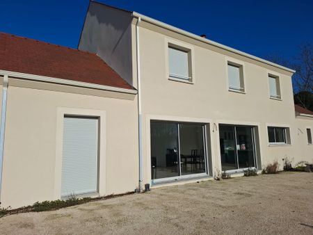 Location Maison 10 pièces 184 m2 à Boissy-le-Châtel - Photo 4