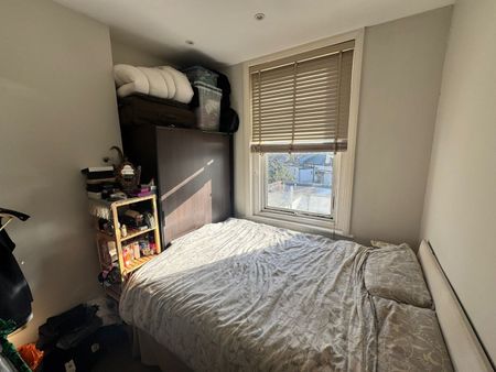 1 Bed Flat, Chiswick High Road, W4 - Photo 3