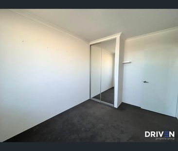 7 Dunlin Road, Banksia Grove, WA 6031 - Photo 1