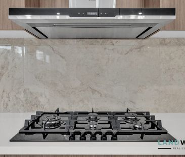 Spacious Family Home with Modern Features - Photo 5