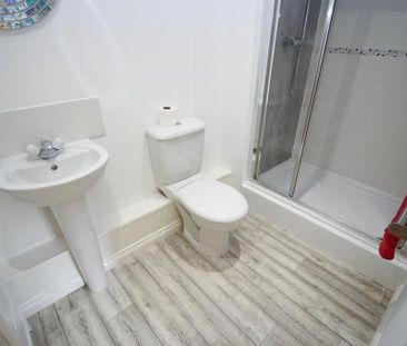 2 bedroom flat to rent - Photo 6