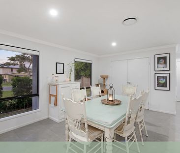 Fantastic Modern Family home with Ducted Air Conditioning - Photo 5