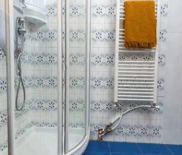 Room in a shared 6-bedroom apartment for rent in Gaztambide, perfect for professionals or students - Foto 1
