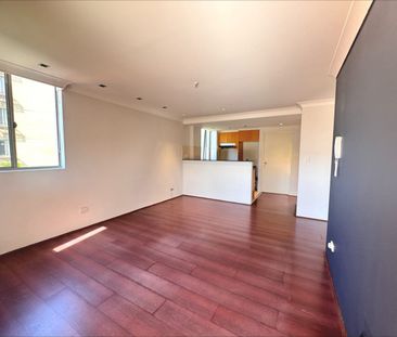 PRIVATE COURTYARD LIVING WITH VIEWS IN THE HEART OF HURSTVILLE - Photo 2