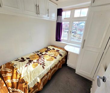 3 bedroom terraced house to rent - Photo 6