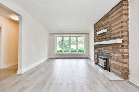 Detached Home For Lease | W9248483 - Photo 3