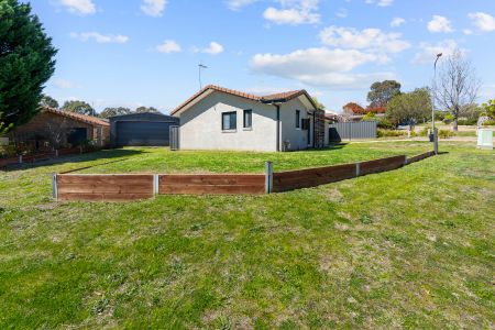 11 Gasking Close, Dunlop ACT 2615 - House For Rent | Domain - Photo 2