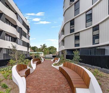 ESSENTIAL WORKER AFFORDABLE HOUSING - 20% UNDER MARKET RENT - Photo 1