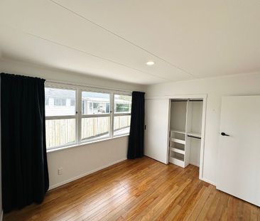 Renovated 3-Bedroom Home in Dinsdale – $630/Week - Photo 4