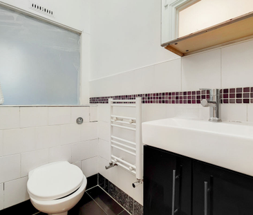 Baldry Gardens, London, SW16 - Photo 1