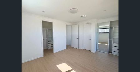 Brand New 5-Bed Luxury Home in Menangle Park - Photo 2