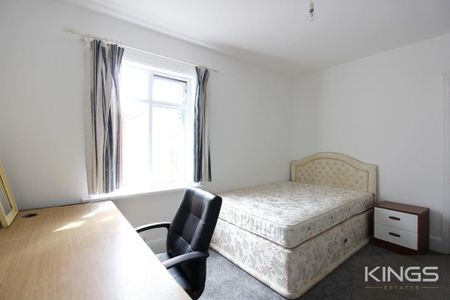 2 bedroom flat to rent - Photo 3