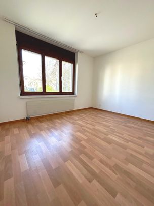 Wohnung in grüner und ruhigen Umgebung mit Balkon - Foto 1