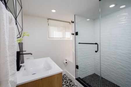 For Lease - 129 Holland Park Avenue, Toronto, Ontario - Photo 5