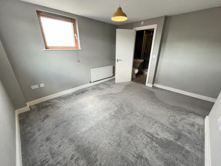 2 bedroom penthouse to rent - Photo 3