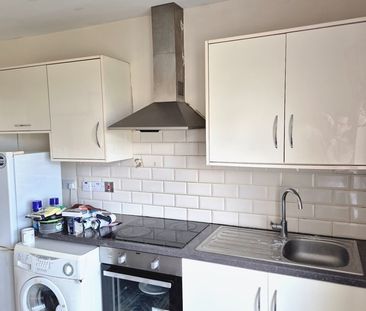 Room in a Shared House, The Drive, IG1 - Photo 4