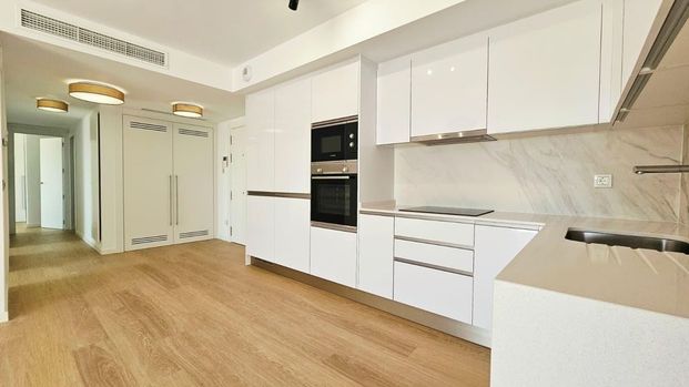 3 room luxury Flat for rent in Estepona, Andalusia - Photo 1