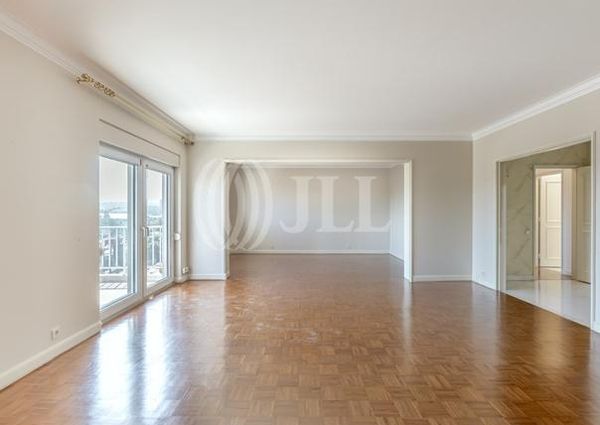 Apartamento T4 em Lisboa