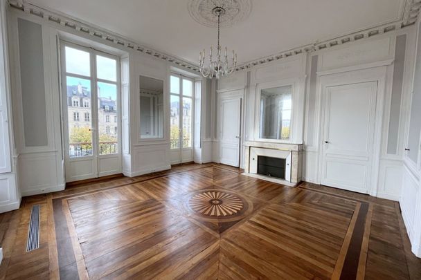 IDÉALEMENT SITUÉ - LUMINEUX ET EN TRÈS BON ÉTAT - Photo 1